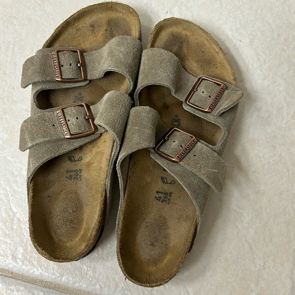 Arizona soft bed beige suede Birkenstocks